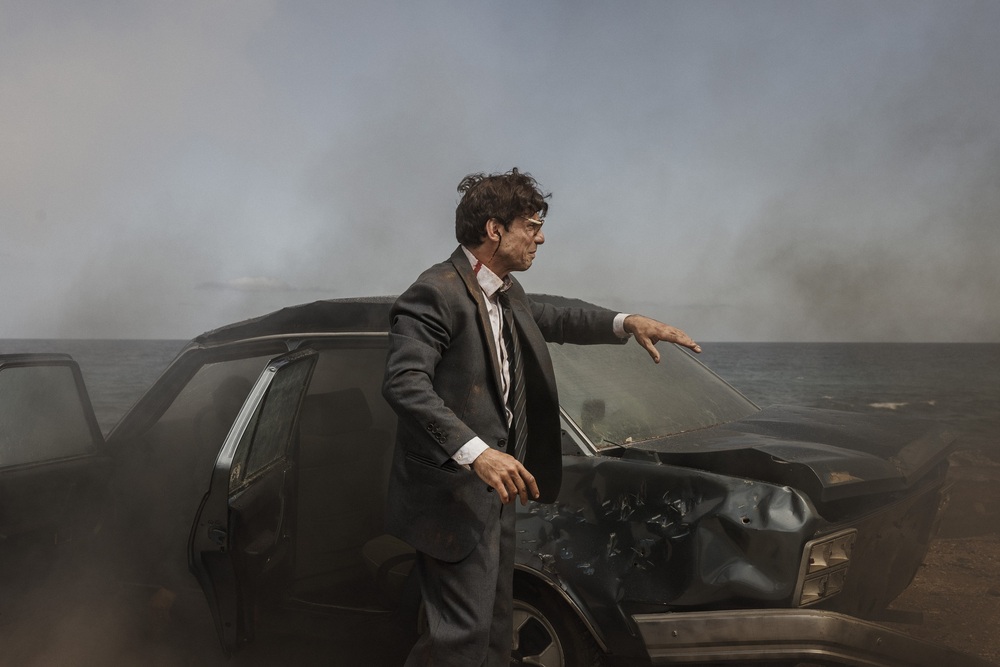 Un futuro aprile 2026 Francesco Montanari nei panni di Carlo Palermo accanto all'auto dell'attentato