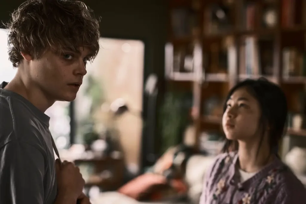 Andy e Piper nella casa di Laura in Bring Her Back – Torna da me (2025).