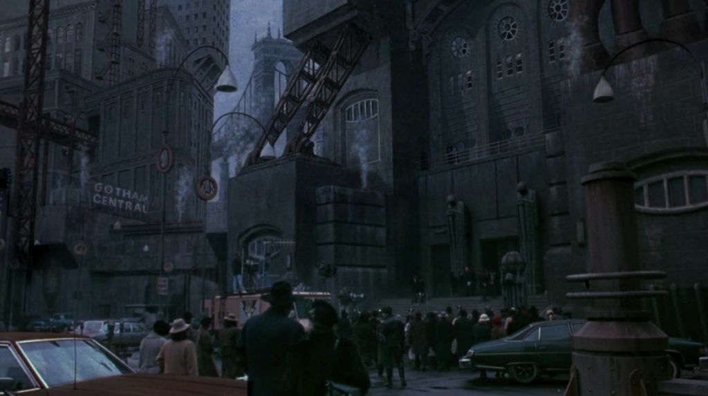 Le architetture monumentali di Gotham City in Batman (1989).