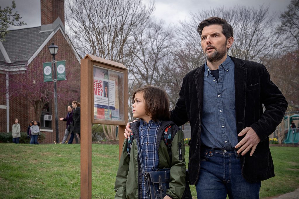 Tom Kennedy insieme al figlio Jake in una scena de L’uomo dei sussurri (2026).